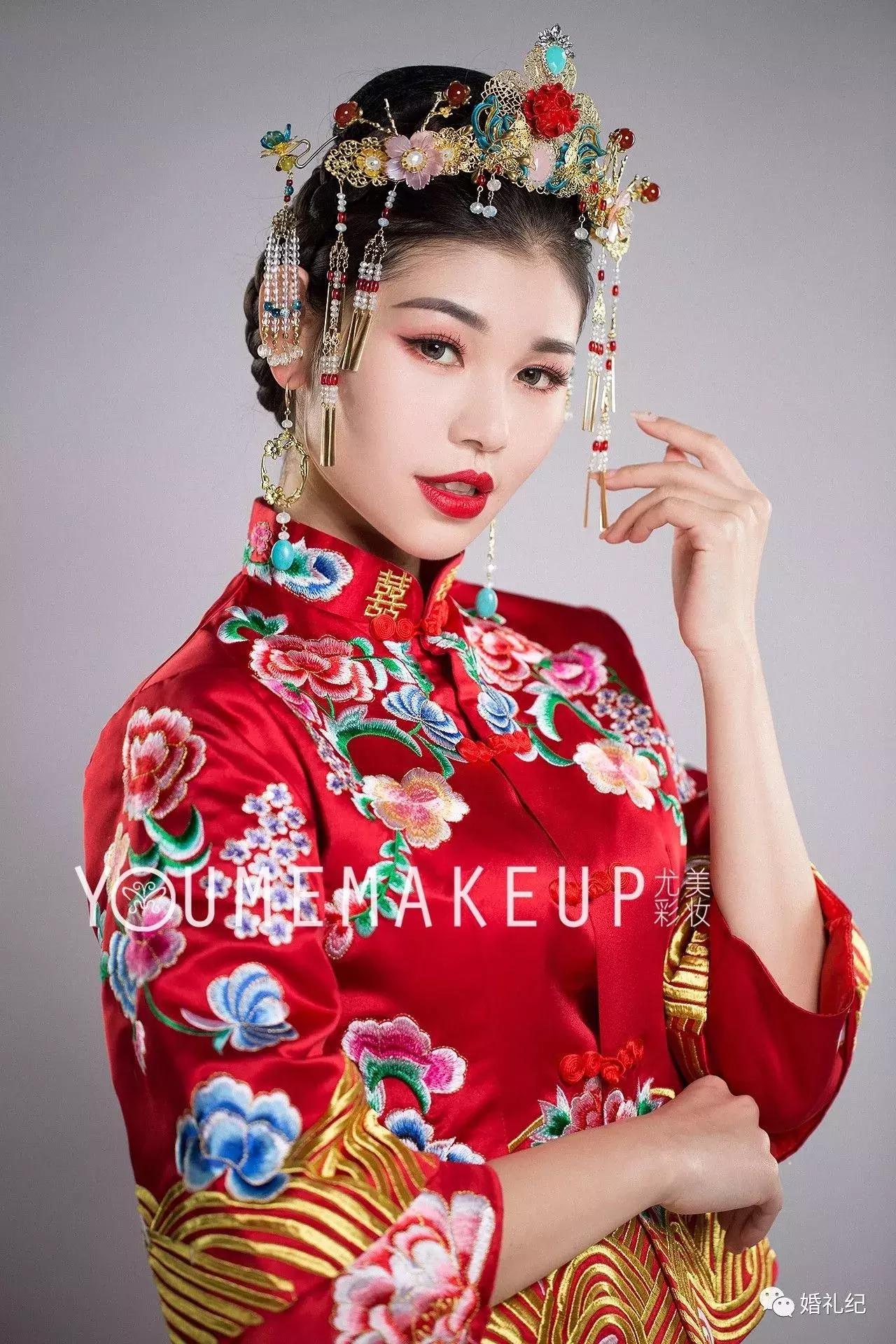 如何挑选适合中式婚礼的妆容,中式婚礼搭配