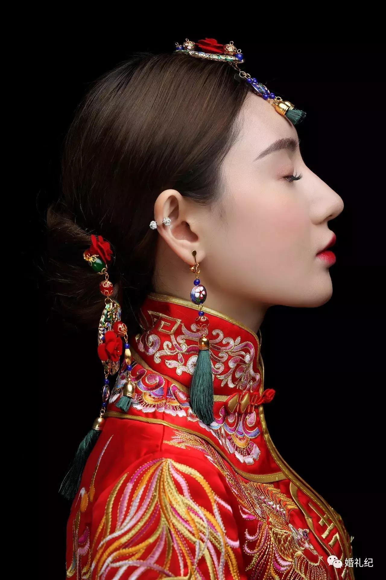 如何挑选适合中式婚礼的妆容,中式婚礼搭配