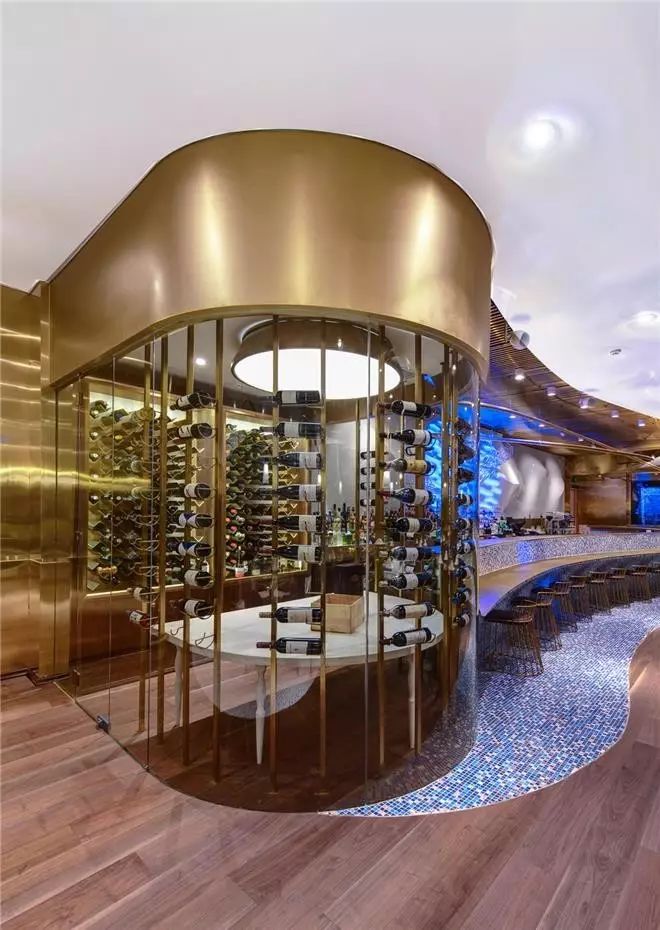 设计师大胆突破传统设计元素,林森设计师