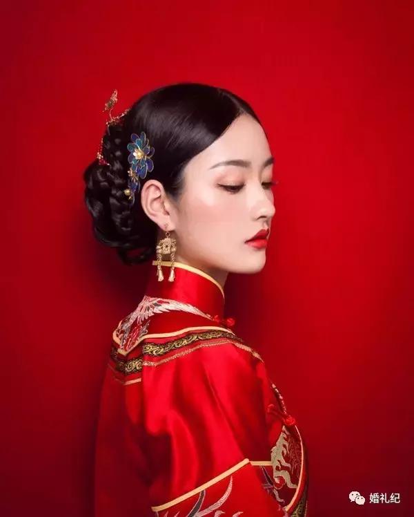 如何挑选适合中式婚礼的妆容,中式婚礼搭配