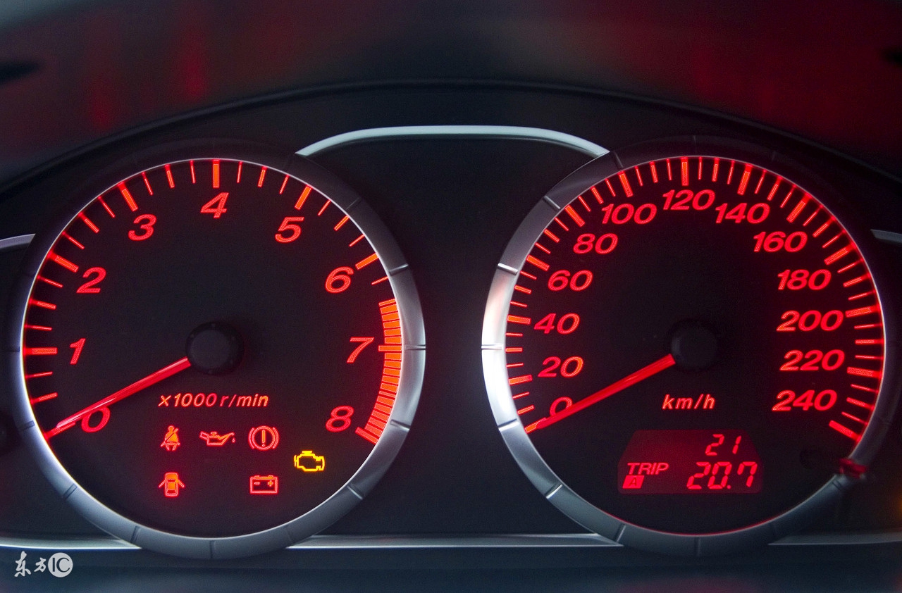 汽车油箱一格油都没了,油表显示满格但油箱没油