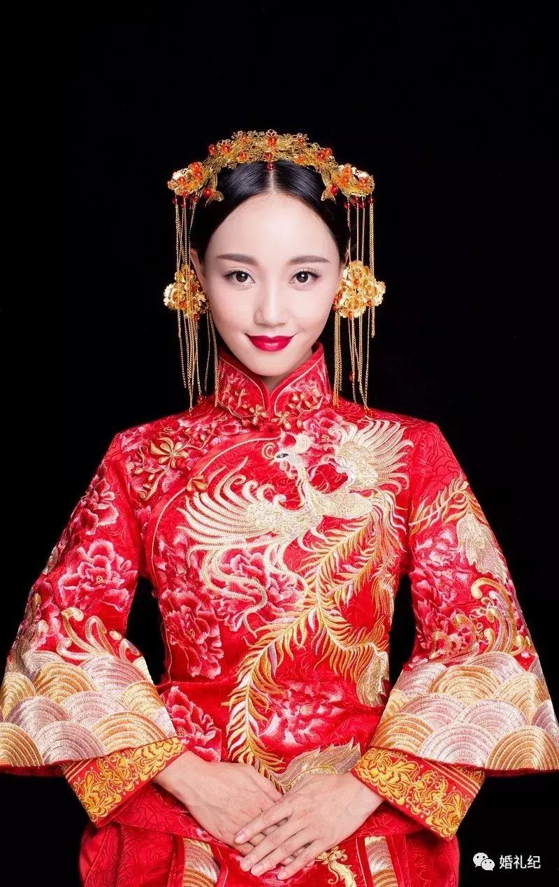 如何挑选适合中式婚礼的妆容,中式婚礼搭配