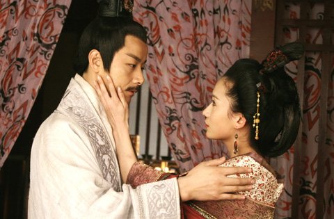 皇姐跟皇帝一宠妃联婚被拒，却被另一宠妃捡漏，其子被废悔青肠子