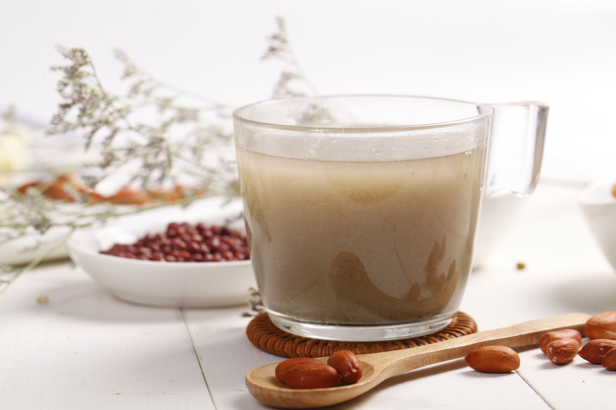 手脚经常发麻用什么药好,手脚麻木吃蜂蜜有好处吗