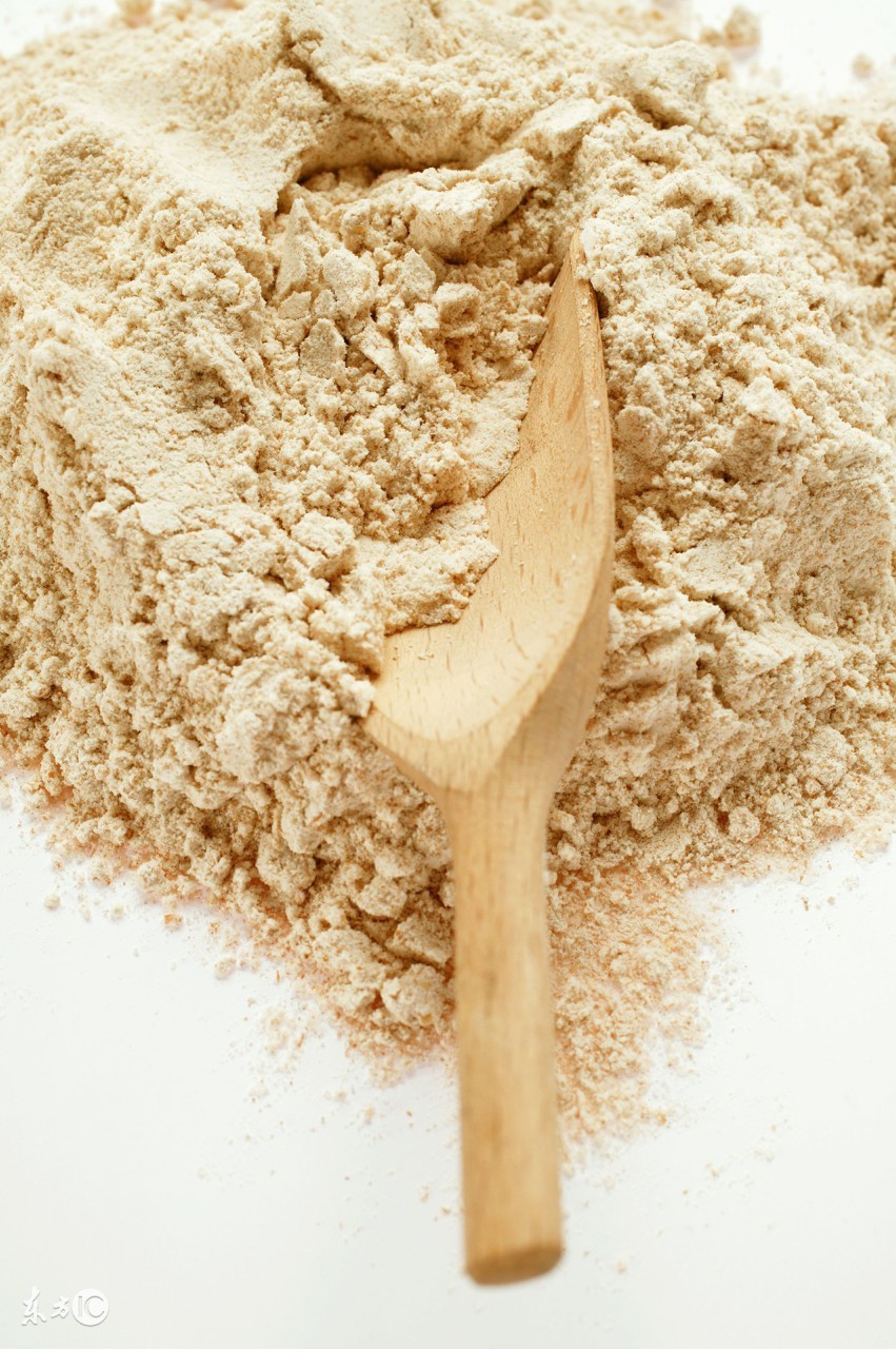 全麦粉和黑全麦粉哪个更好,全麦粉为啥有白的和黑的