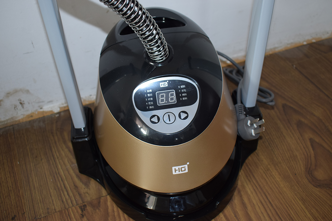 没有熨斗如何快速去除衣物褶皱,顽固褶皱的衣服没熨斗怎么办