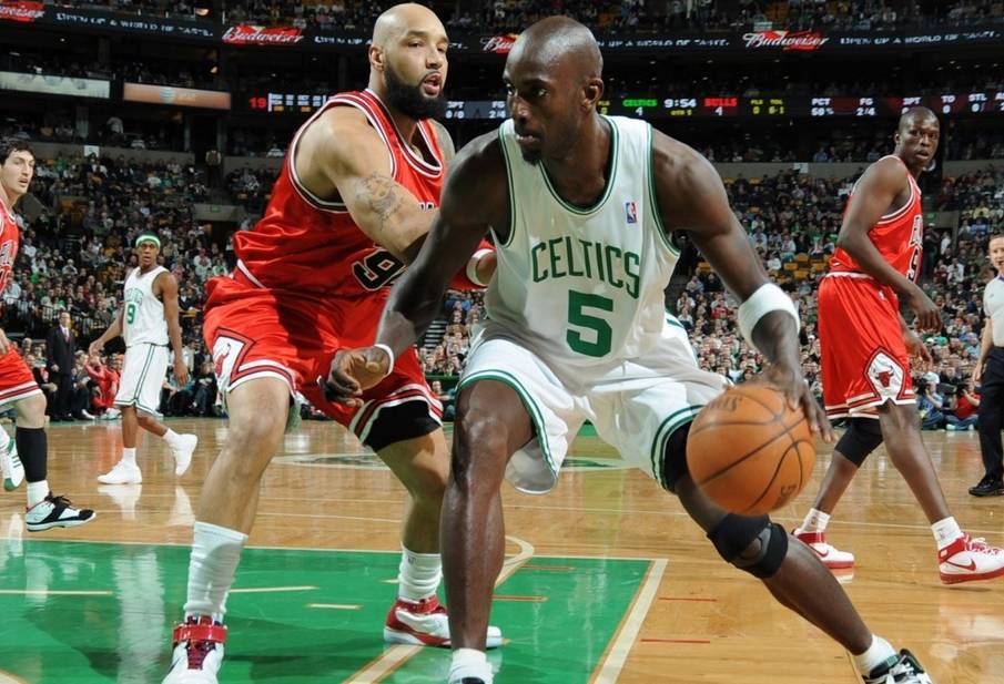 篮球运球教学基本功零基础女生,篮球8-10岁原地运球基本功