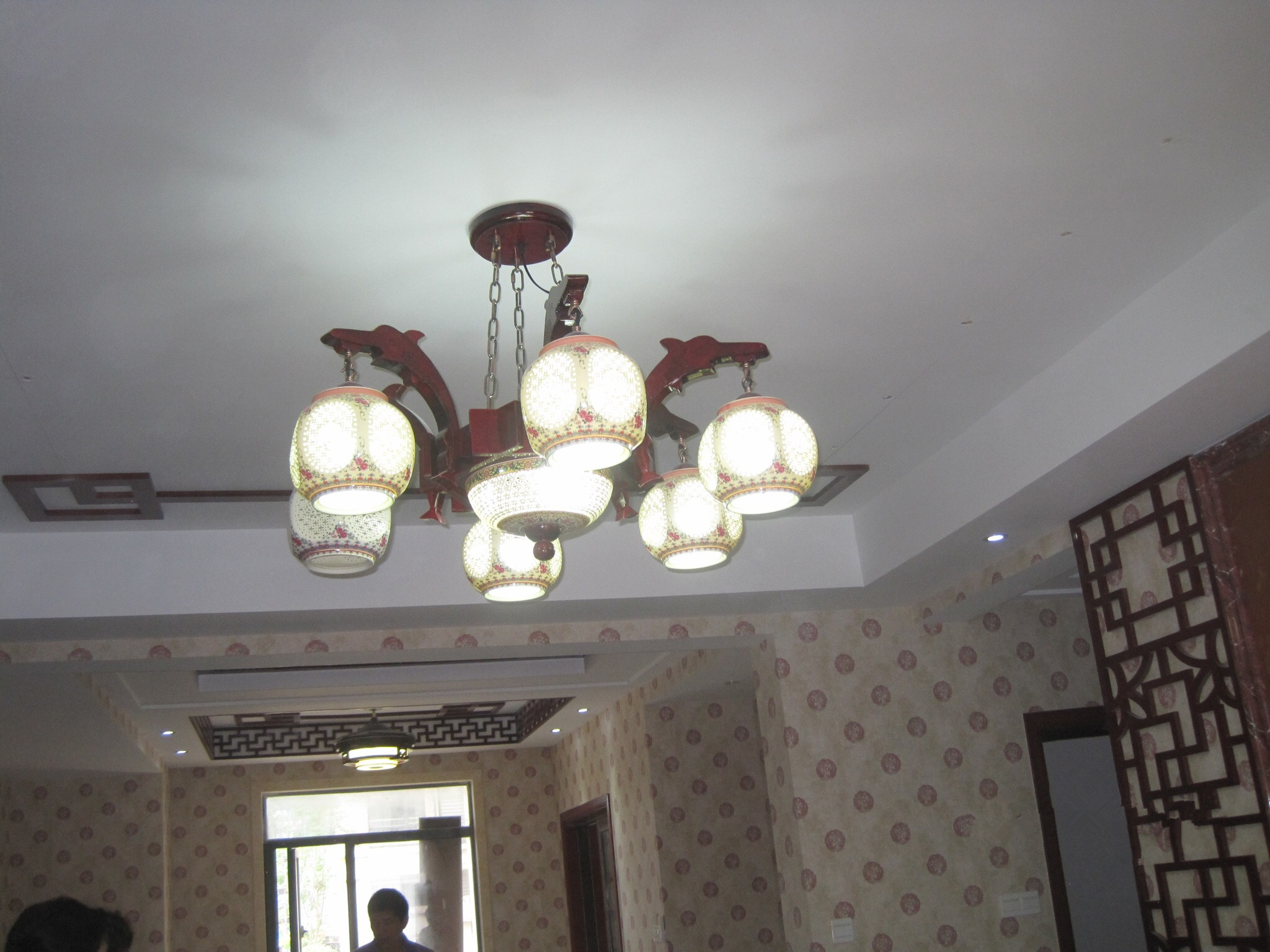 吊灯安装好需要隔一段时间维修吗,吊灯安装关注事项