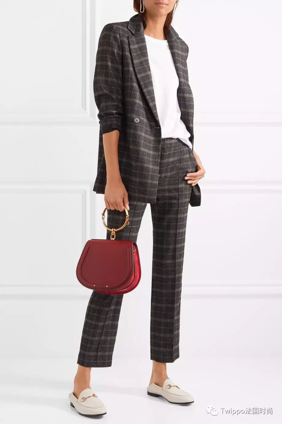 今年流行格纹西装还是纯色的,复古西装格纹西装哪个好看