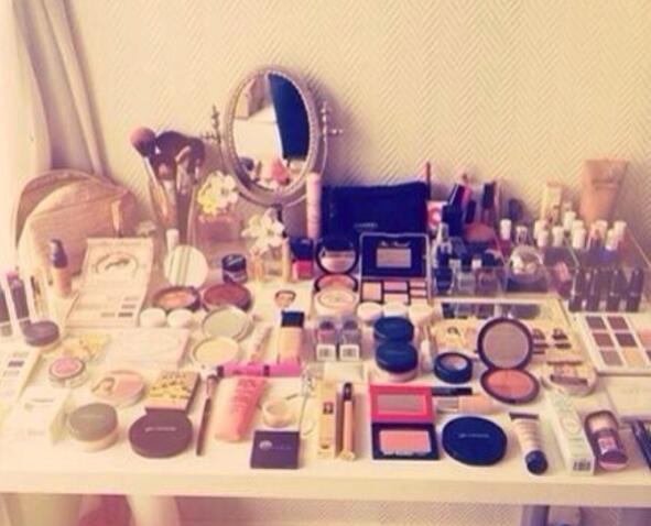 鼻梁黑色素沉积怎么办,鼻梁两侧黑色素沉积怎么遮