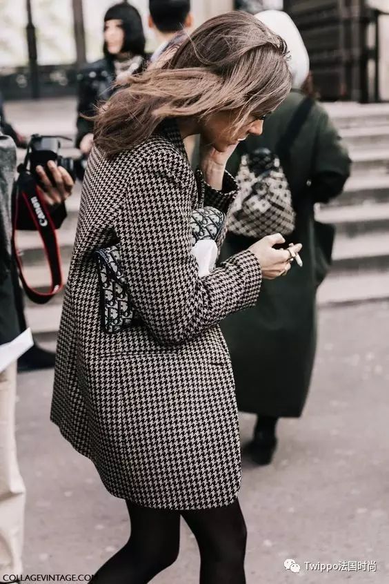 今年流行格纹西装还是纯色的,复古西装格纹西装哪个好看