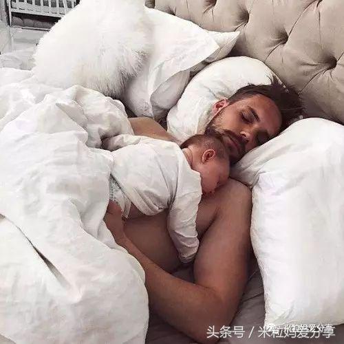 宝宝趴睡致宝宝窒息,婴儿趴睡窒息身亡父母有责任吗