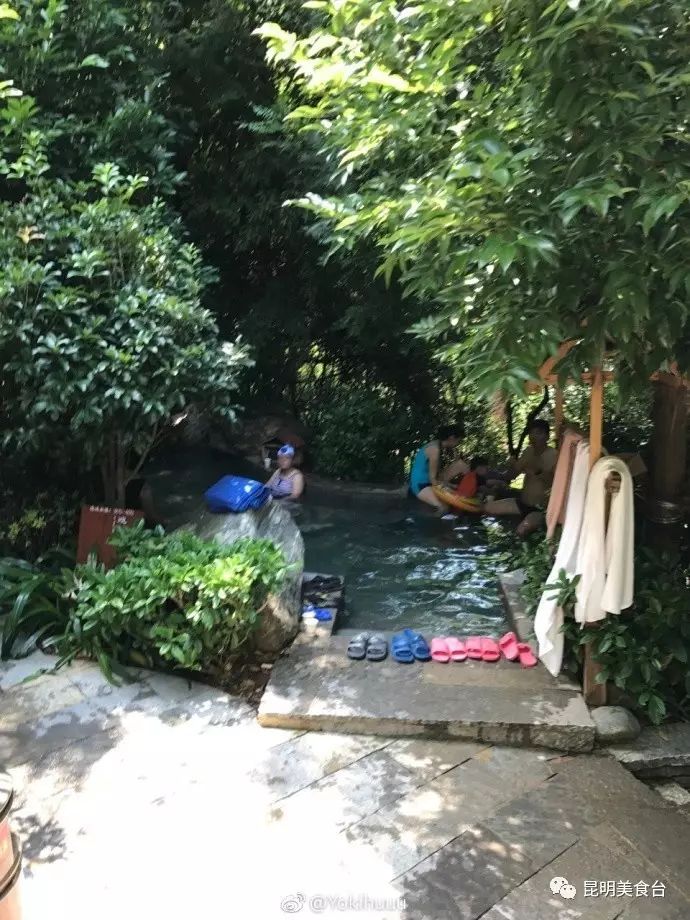 云南最神秘的六个野温泉，峡谷弥漫雾气小鱼咬脚，车底盘常常被刮