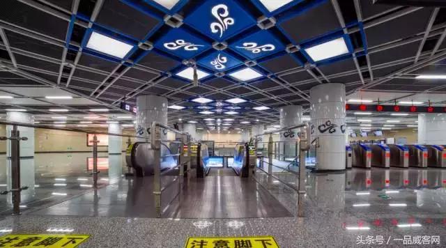 成都2015地铁广告,别人家的地铁