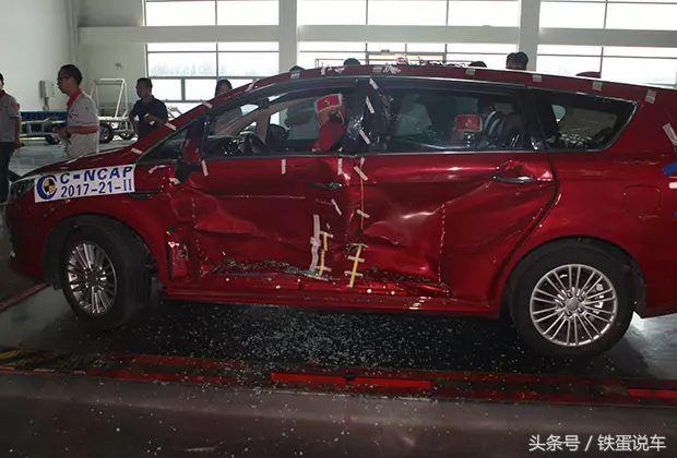 史上最破的车碰撞测试,2017碰撞测试视频最差的车