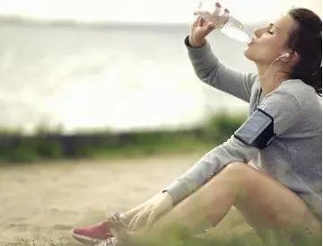 立秋后要关注三不睡三不做三要吃,秋季养生三要三不要