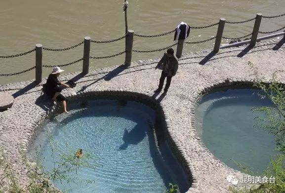 云南最神秘的六个野温泉，峡谷弥漫雾气小鱼咬脚，车底盘常常被刮