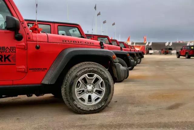 独家探营2017英雄会！不止硬汉越野车，还有超跑和战斗机？