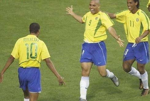 02世界杯五星巴西阵型,巴西足球国家队水平如何