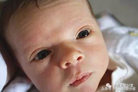 宝宝趴睡致宝宝窒息,婴儿趴睡窒息身亡父母有责任吗