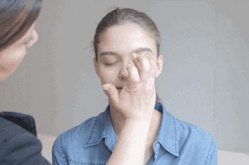 36岁的张钧甯“冻龄”人设不保？眼纹遮不住，周迅也有这个问题？