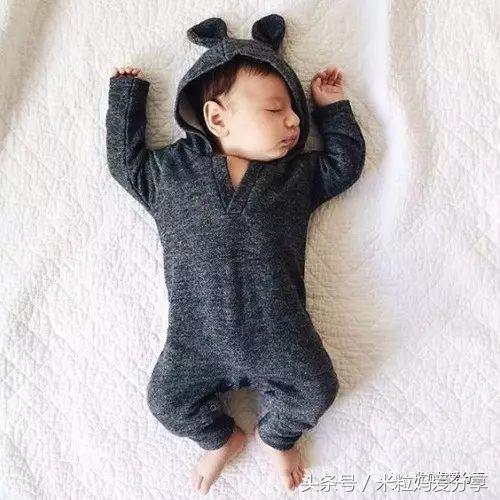 宝宝趴睡致宝宝窒息,婴儿趴睡窒息身亡父母有责任吗