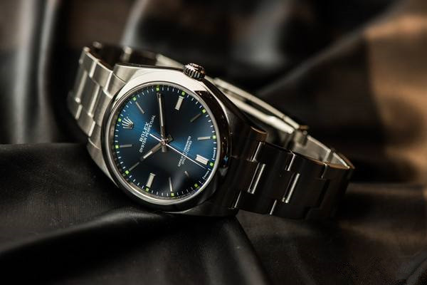 手表表壳如何修复翻新,手表表冠划痕怎么修复