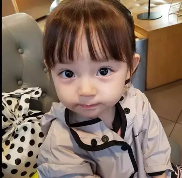 韩国小童女宝穿搭,好看的国外小萌娃穿搭