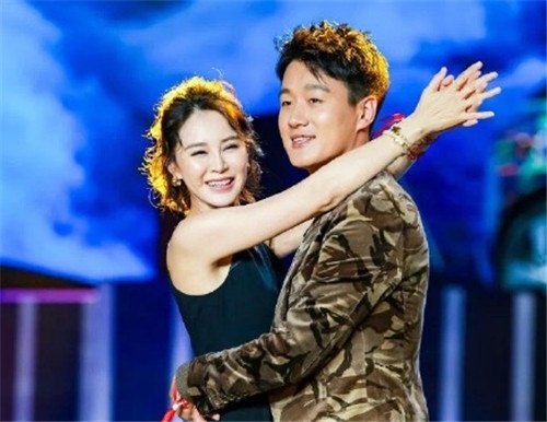 霍建华林心如罕见同框秀恩爱,霍建华林心如手挽手一片尖叫声