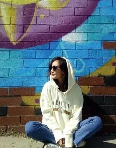 杨幂穿的gucci的格纹外套,杨幂celine上衣