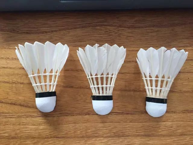 从*片毛**、球头、胶水和工艺，来判断羽毛球的质量，是最可靠的方法