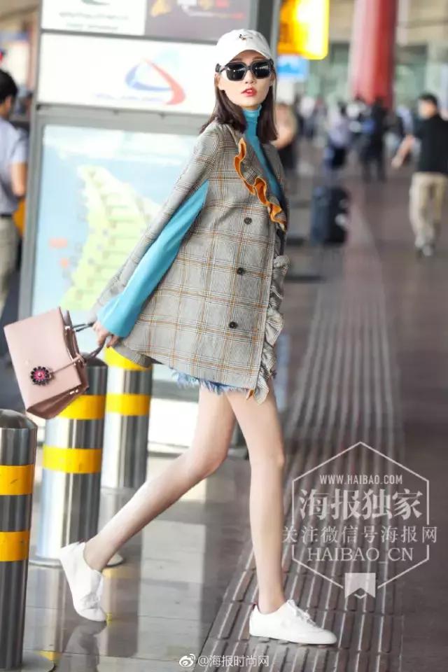 杨幂李易峰现身米兰街头,李易峰怎么穿杨幂的衣服