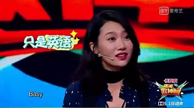 杨幂李易峰现身米兰街头,李易峰怎么穿杨幂的衣服