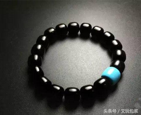 50-60岁男人适合戴什么手串,南红手串适合男人戴吗