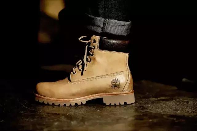 踢不烂大黄靴滴上了油渍,踢不烂大黄靴timberland