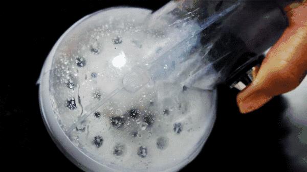 岛国研发让你躺在床上都能洗头的机器，满屏都是不可描述的画风！