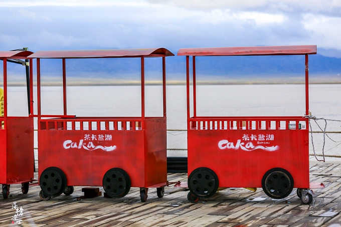 茶卡盐湖的蓝天白云宛如仙境,茶卡盐湖的夜