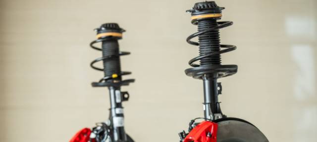 君威gs与标致508l底盘对比,新款君威gs底盘顶起来长什么样