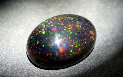 五彩斑斓的欧泊,欧泊石多少钱一克
