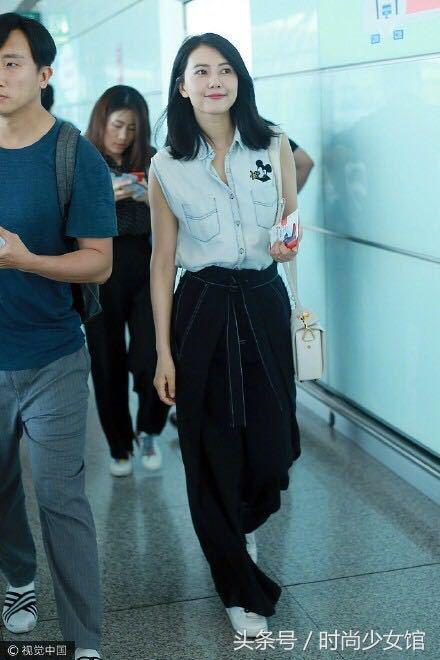 高圆圆出街照片曝光,高圆圆低调亮相机场
