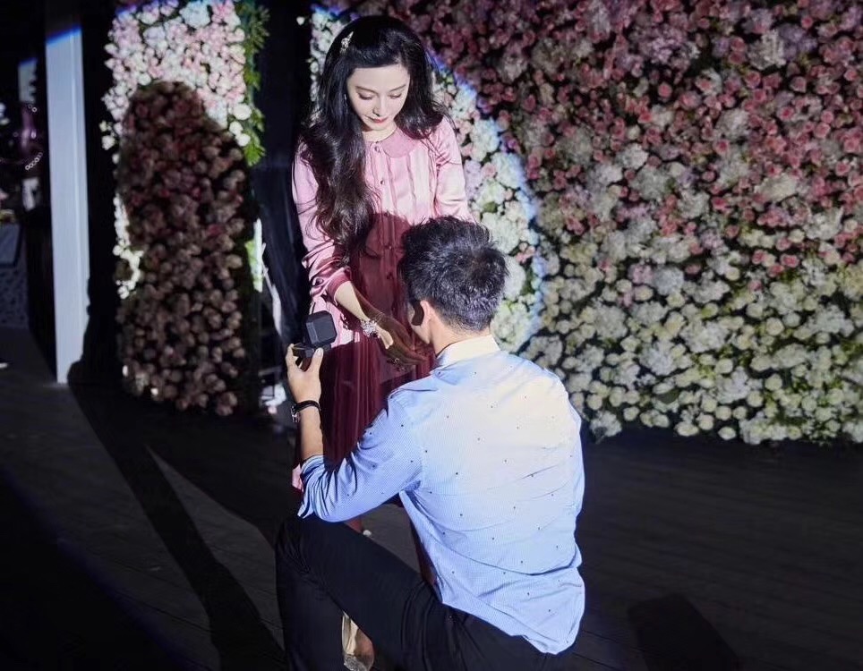 李晨范冰冰钻戒,李晨送给范冰冰的钻戒多少钱