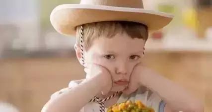 宝宝到了厌奶期该怎么办,宝宝厌奶期怎么办最简单的方法