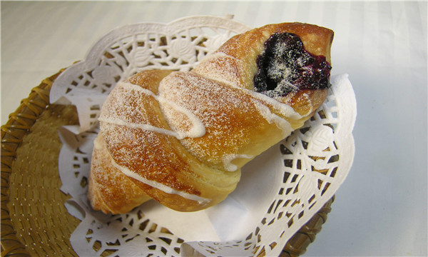 吃甜食头晕恶心想吐挂什么科,恶心想吐吃甜食管用吗