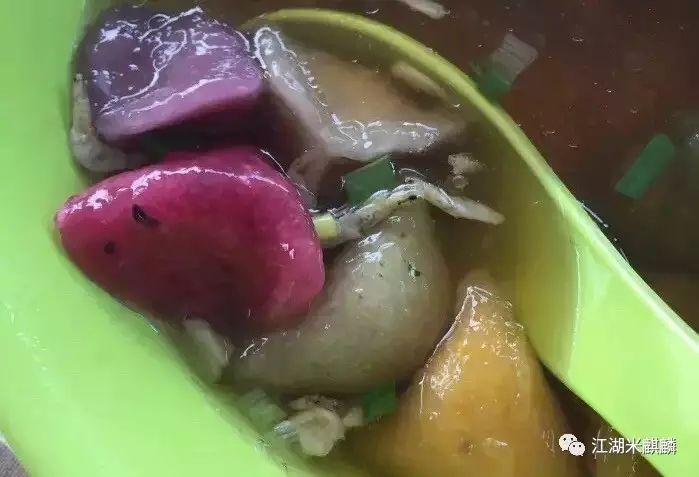 绍兴百年老字号美食臭豆腐,100块钱吃遍水塔美食街