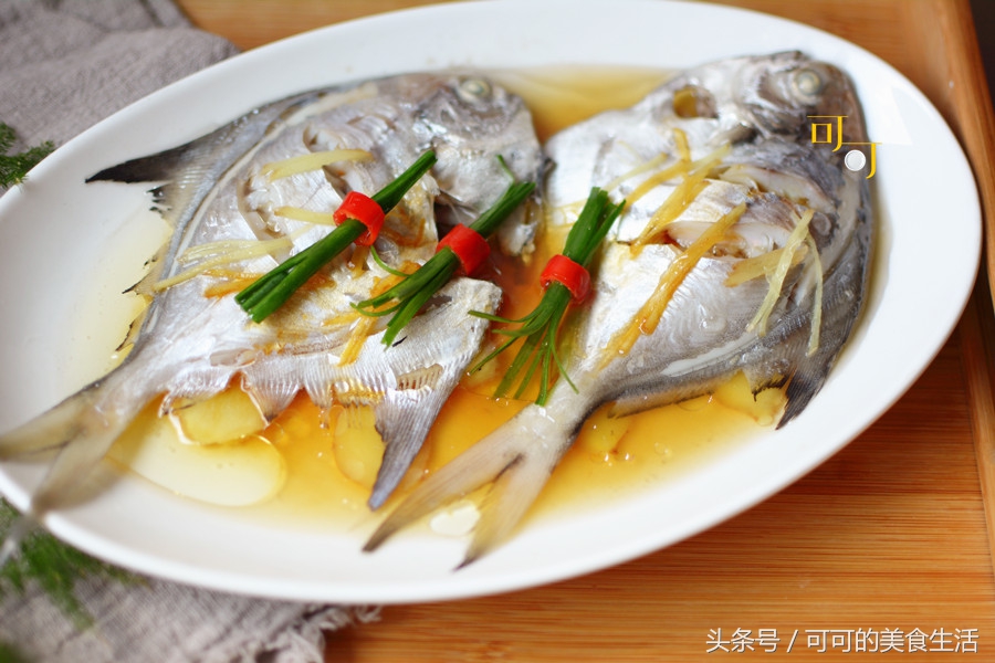 清蒸鲳鱼最简单的做法,鲳鱼家常做法清蒸鲳鱼
