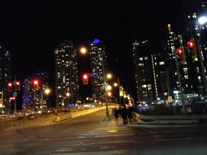 新婚后不长丈夫隔三差五就出差,新婚不长老公出外打工