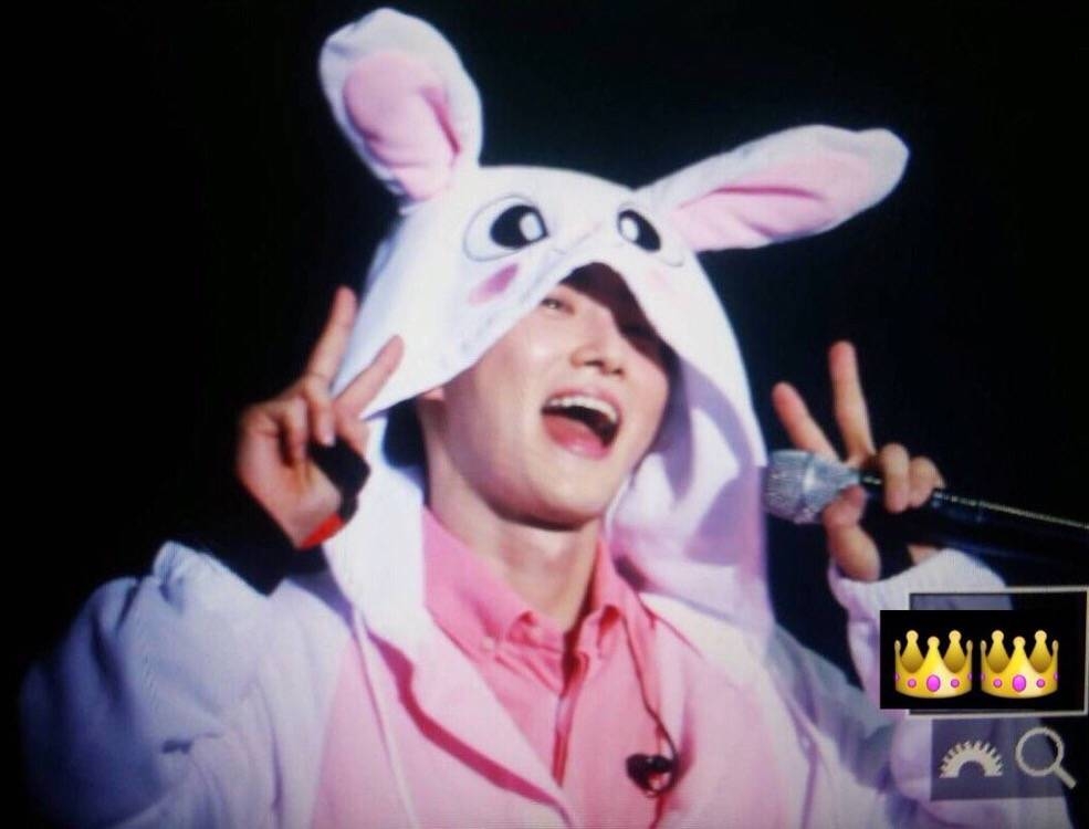 exo金珉锡最新动图,exo分享迪士尼