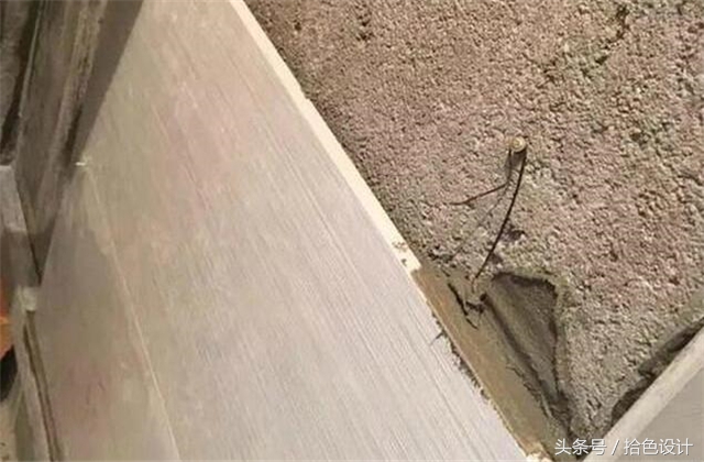 师傅说铺地砖铺的厚怎么办,贴玻化砖上墙用什么材料好