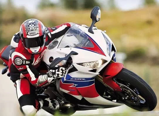 快速减速如何降挡,用降档减速的方法伤车吗