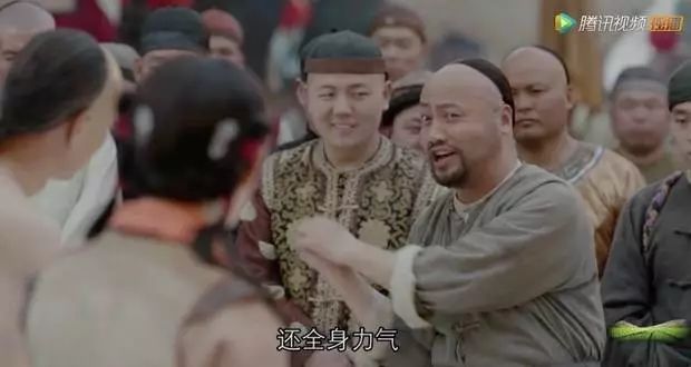 剧情已过半，主角领盒饭，反套路不断，《那年花开》的脑洞忒厉害